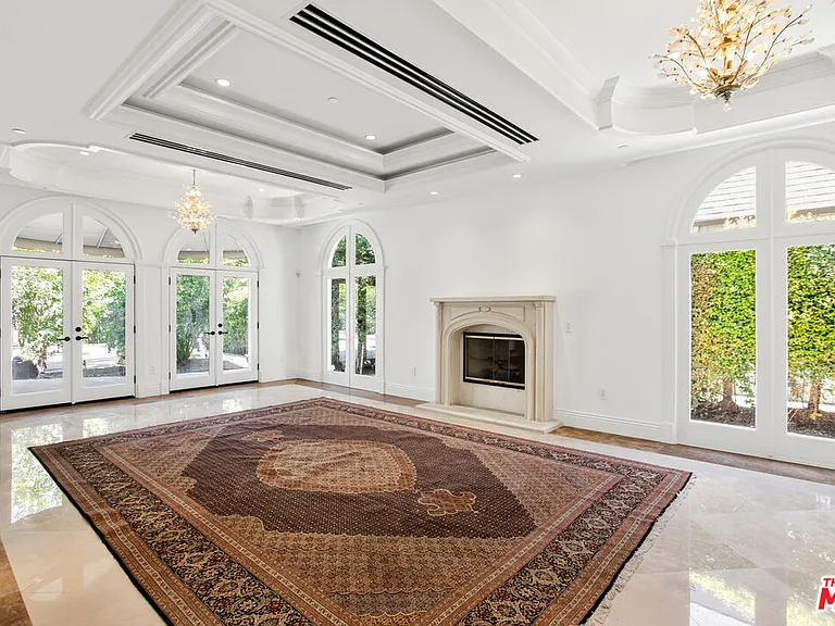 520 N Palm Dr — Photo 10