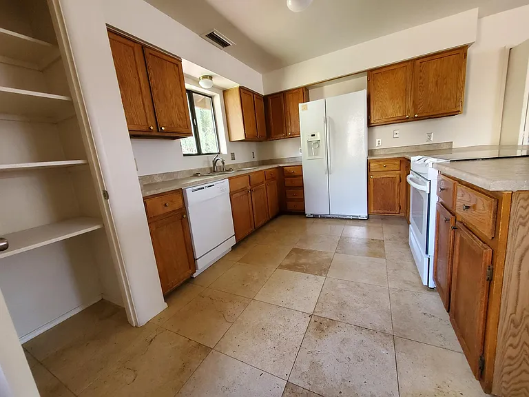 370 Fairway Oaks Dr #A — Photo 14