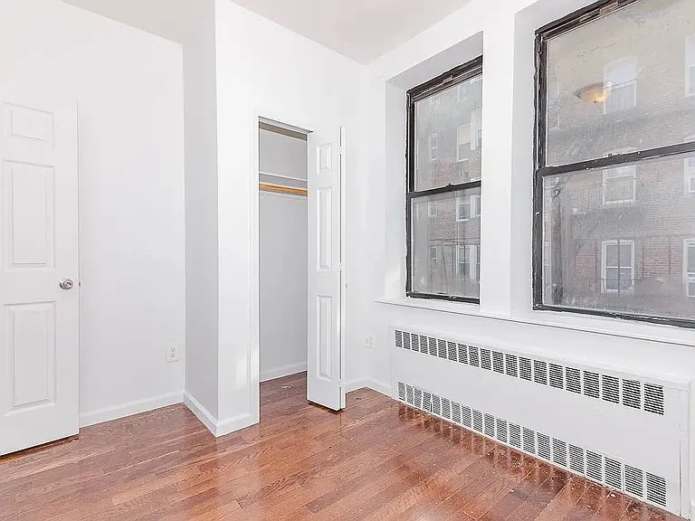 327 E 19th St #B3 — Photo 5