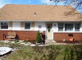 907 Dolores Ln, Croydon, PA 19021