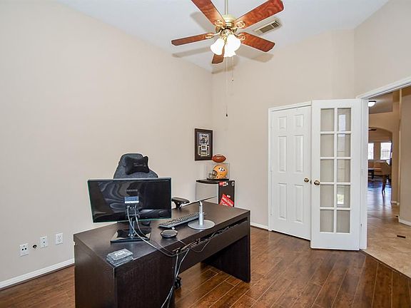 3rd image of 1823 Senca Springs Ct