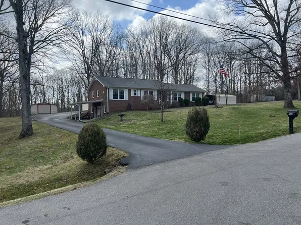 105 Brazzell Ave, Dickson, TN 37055