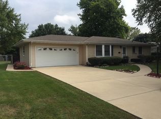 1387 Tyler Ln, Elgin, IL 60123