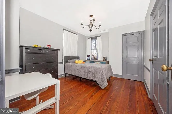 73 W Main St — Photo 31