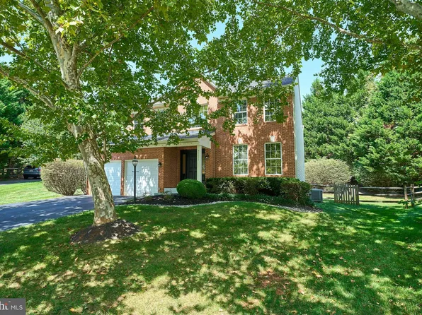 47022 Bainbridge Pl, Sterling, VA 20165