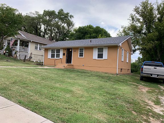 3rd image of 3022 E 60th St