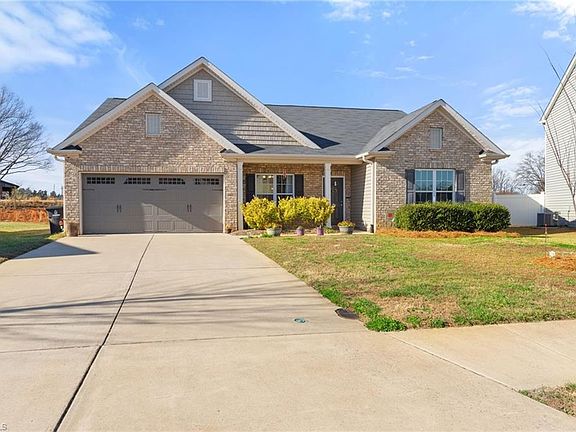 4th image of 1378 Land Grove Dr