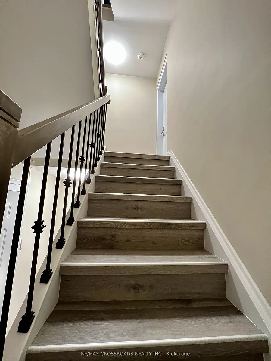Building Photo - 25 Glenside Ave #2