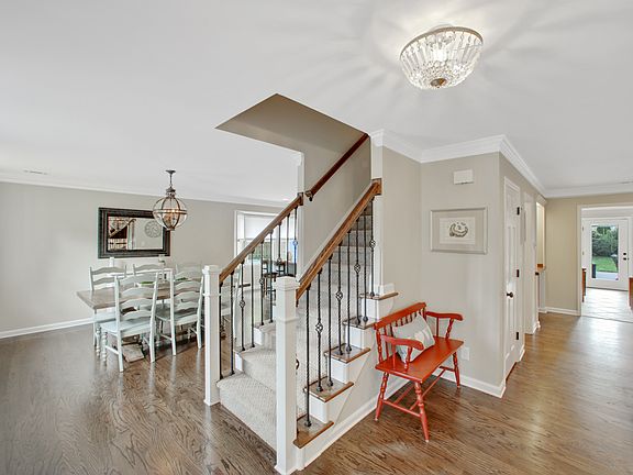 4th image of 2424 Chestnut Springs Trl
