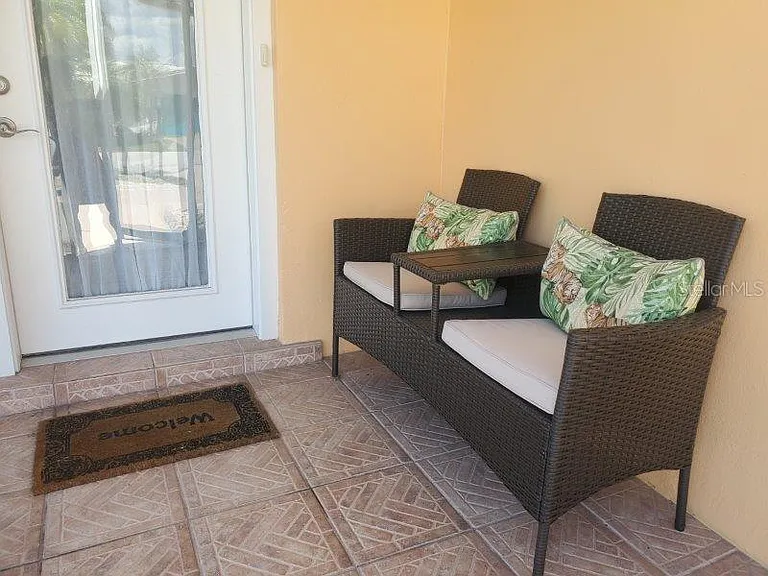 423 Matares Dr — Photo 5