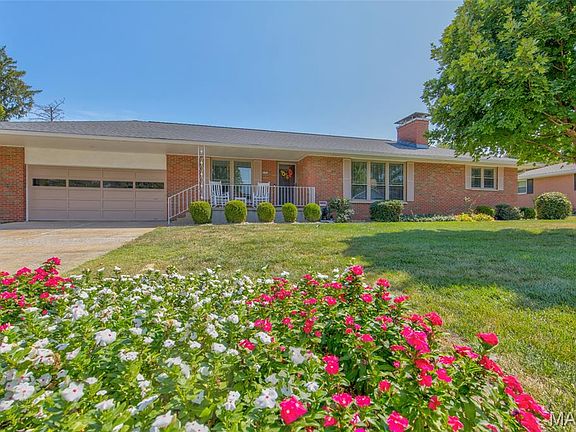 2nd image of 3303 Greenwood Ln