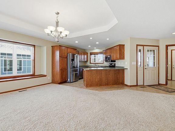 5th image of 321 15th Ave NW