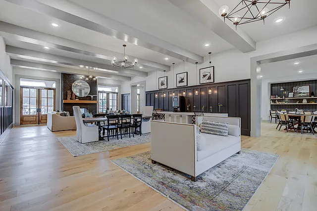 The Darby Apartments — Photo 25