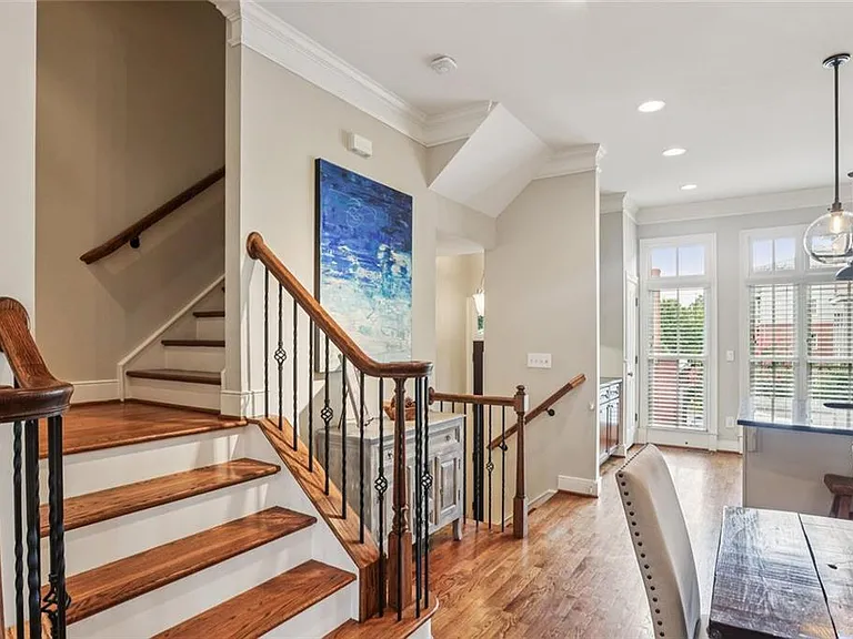 805 Highland Green Way NE — Photo 10