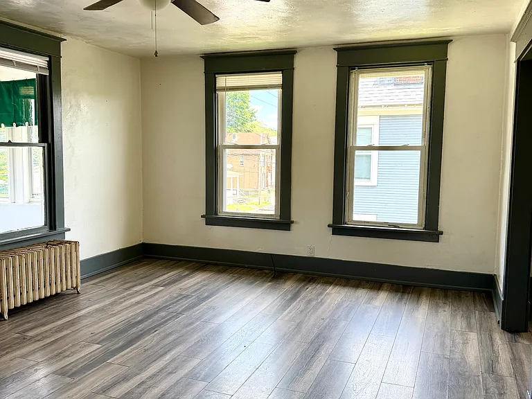 565 W Brady St #1/2 — Photo 6