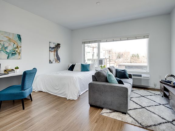 3rd image of 3233 Eliot St #4099696