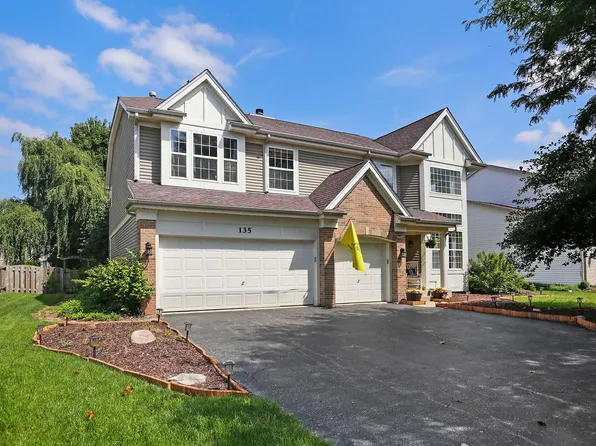 135 Savoy Dr, Cary, IL 60013