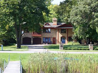 5810 Christmas Lake Rd, Shorewood, MN 55331