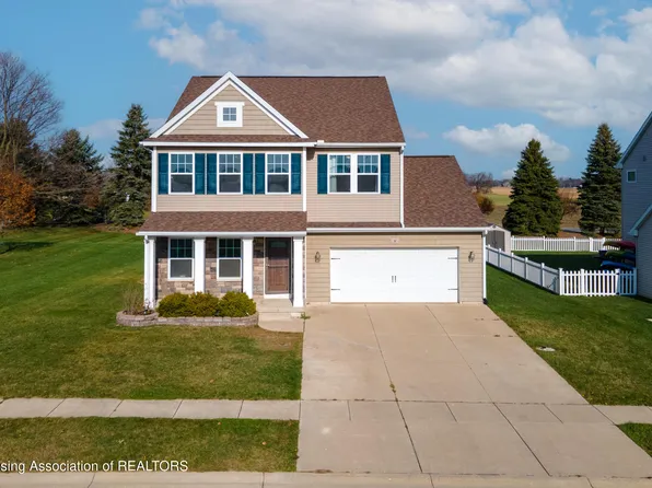 36 Lake Ridge Dr, Mason, MI 48854