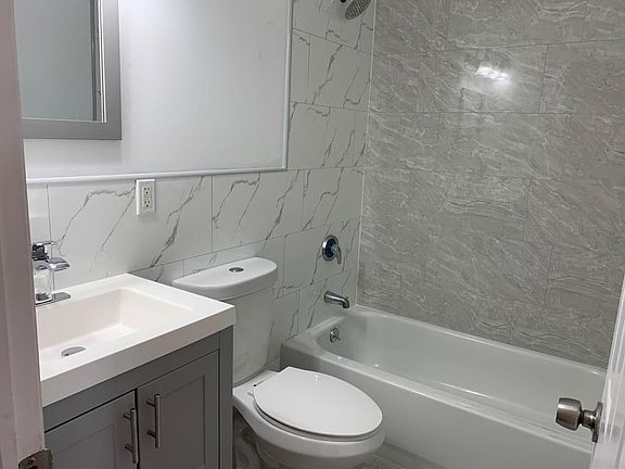 2nd image of 2718 Laconia Ave #1