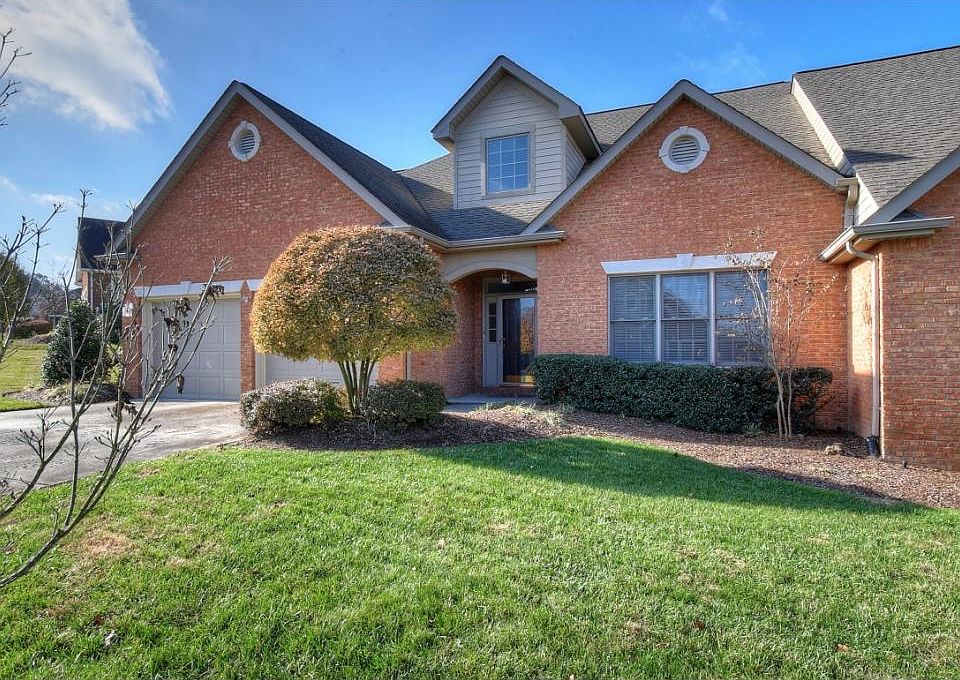 1st image of 1045 Hunters Lake Dr