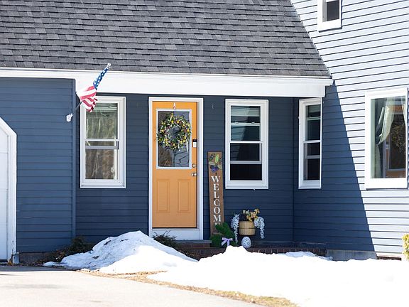 2nd image of 19 Pinewood Drive