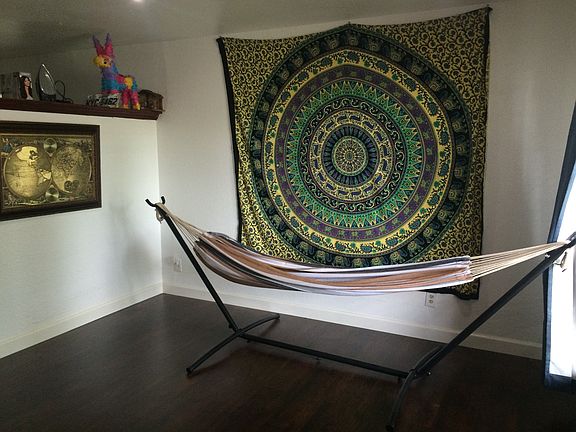 Entry Living Area 12x14' 