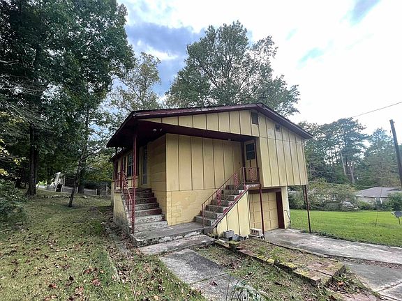 2nd image of 1315 Maple Dr NW