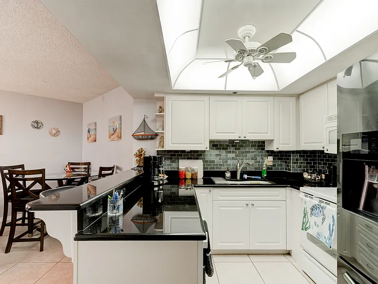 3023 S Atlantic Ave #303 — Photo 2