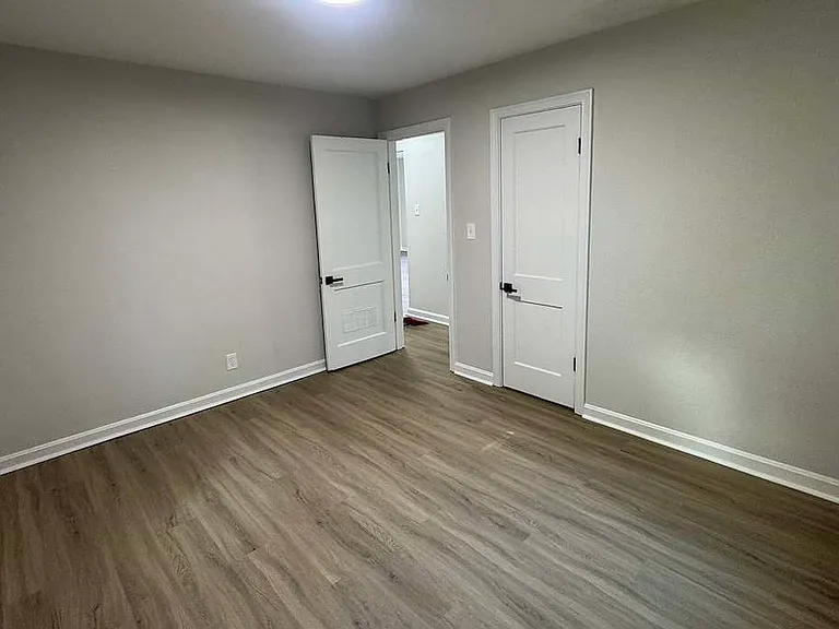 2217 Hamburg Pike — Photo 16