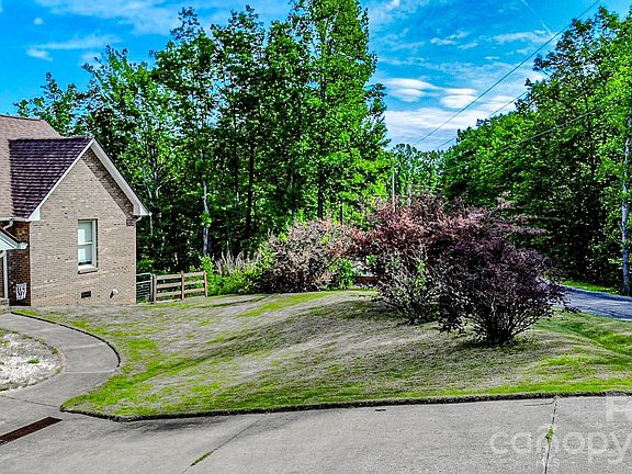 2nd image of 485 Mountain Lookout Dr