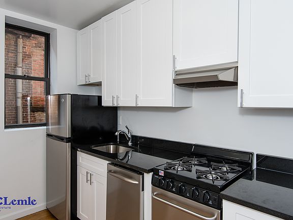 3rd image of 1324 Lexington Ave #5A