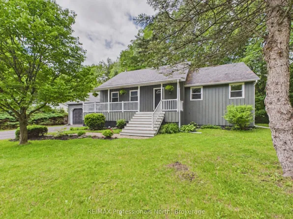 1130 Cedar Ln, Bracebridge, ON P1L 1L5
