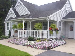 11521 Hunts Corners Rd, Akron, NY 14001