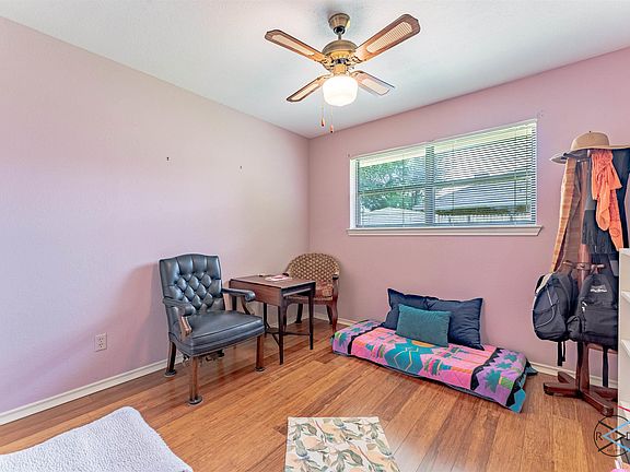 2nd image of 765 Southwood Dr
