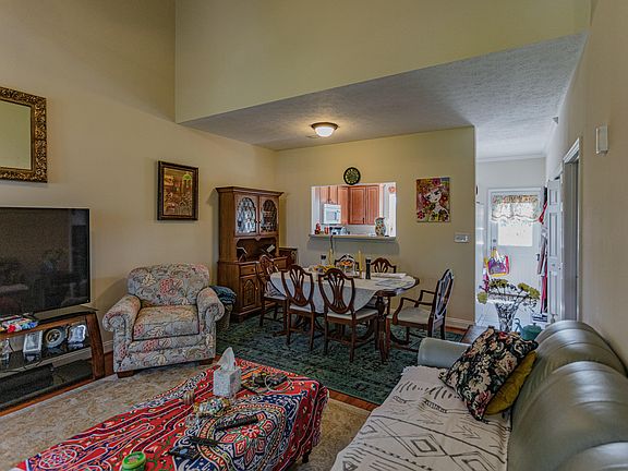 2nd image of 321 Thoroughbred Cir