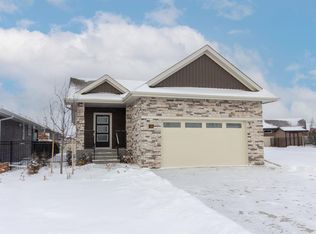 10 S Tindale Pl, Red Deer, AB T4P0T8