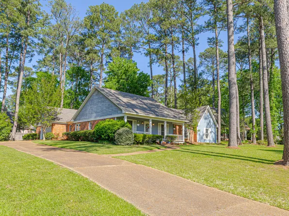 230 Sweetbriar Ln, Madison, MS 39110