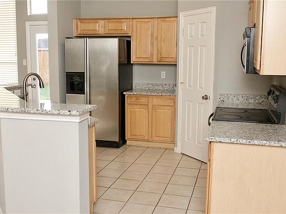 3rd image of 405 Port O Conner Dr