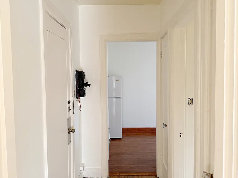 2102 SE 12th Ave #3 — Photo 5