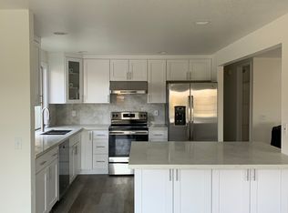 10207 8th Ave NE, Seattle, WA 98125