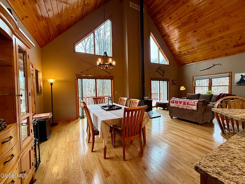 5th image of 364 Gansevoort Road