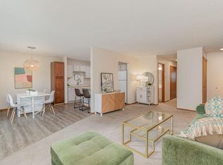 6269 Magda Dr UNIT B, Osseo, MN 55369
