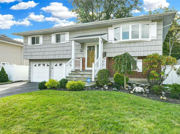 1788 Roberta Lane, Merrick, NY 11566