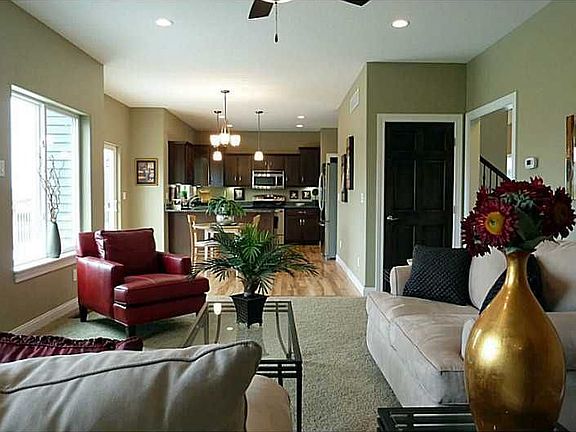 3rd image of 1620 Stone Creek Cir