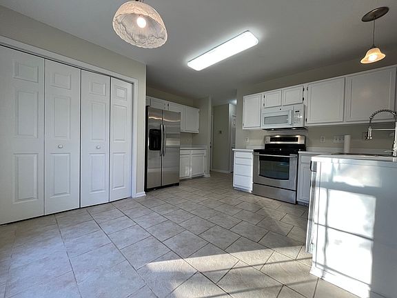 4th image of 8411 Blue Aster Ln