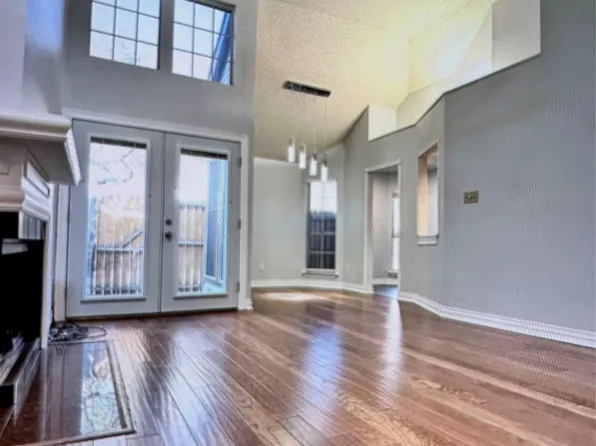 3115 Royal Gable Dr, Dallas, TX 75229