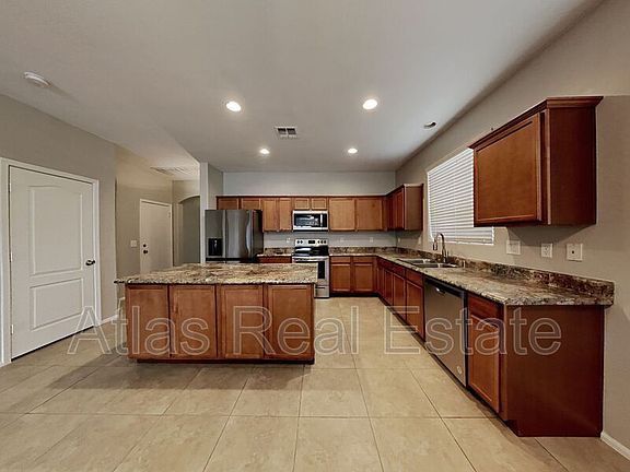 3rd image of 36862 W Leonessa Ave
