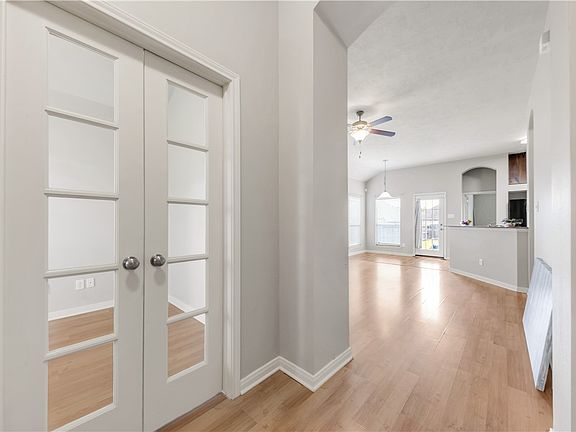 3rd image of 2707 Silver Oak Dr