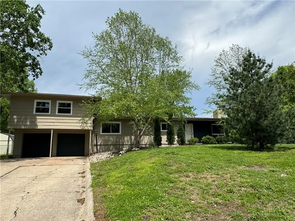 22 Brookside Dr, Paola, KS 66071
